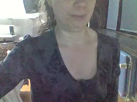Snapshot of Moi_Lina chatting on October 2025 10:11:01 PM Moi Lina online show from October 2025 10:11:01 PM