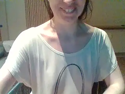 Moi Lina online show from July 2026 09:00:01 PM