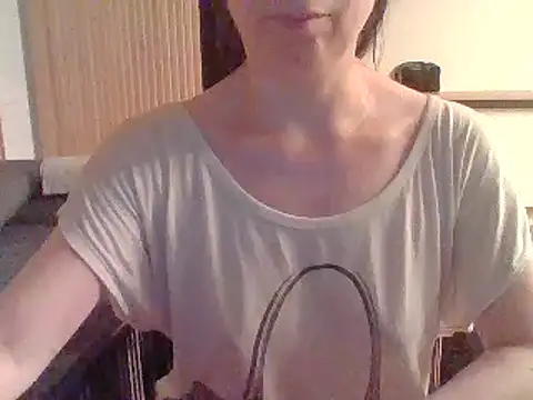 Moi Lina online show from July 2026 09:45:02 PM