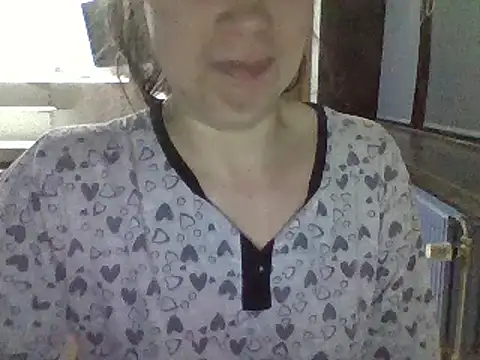 Snapshot of Moi_Lina chatting on October 2025 09:38:02 PM Moi Lina online show from October 2025 09:38:02 PM