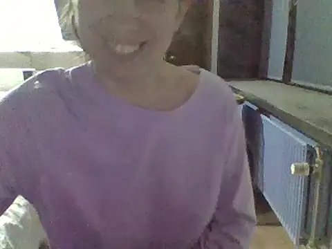 Snapshot of Moi_Lina chatting on February 2025 10:59:01 PM Moi Lina online show from February 2025 10:59:01 PM
