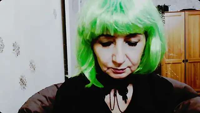 AnnieEltgant online show from December 2025 02:27:02 PM