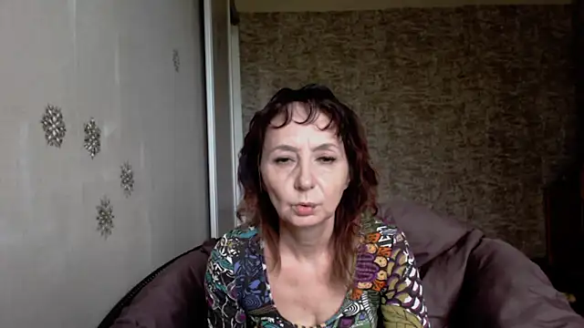AnnieEltgant online show from June 2026 07:41:01 AM
