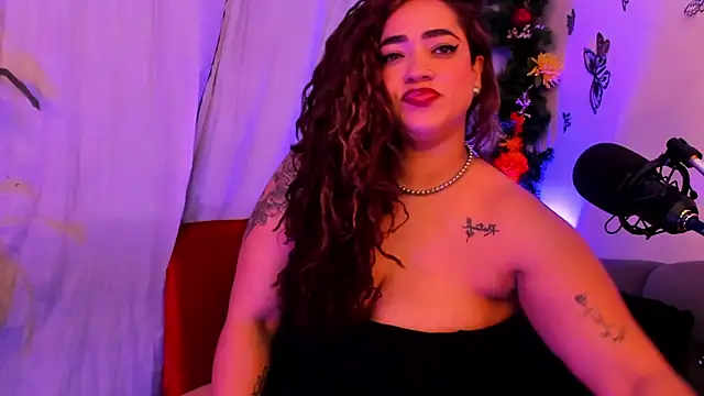 Snapshot of HannaMiills@xh chatting on April 2026 01:39:01 PM HannaMiillsxh online show from April 2026 01:39:01 PM