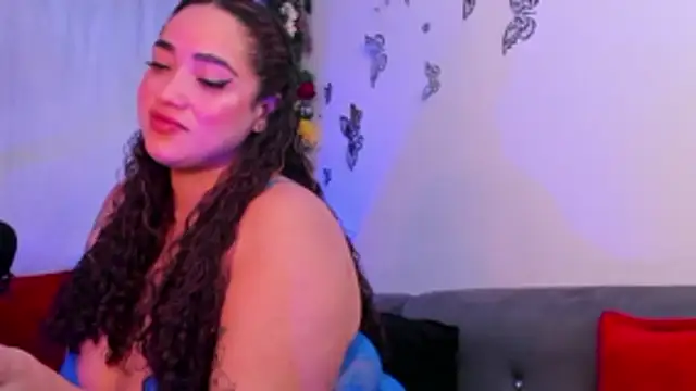 Snapshot of HannaMiills@xh chatting on April 2026 03:02:01 PM HannaMiillsxh online show from April 2026 03:02:01 PM