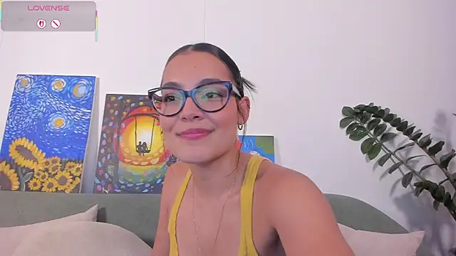 TIFFANYRUSSO online show from June 2026 03:49:02 AM