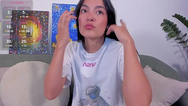 TIFFANYRUSSO online show from March 2026 05:02:02 AM