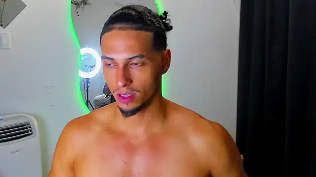 Snapshot of Kris_Khalifa69 chatting on September 2025 12:49:01 AM Kris Khalifa69 online show from September 2025 12:49:01 AM