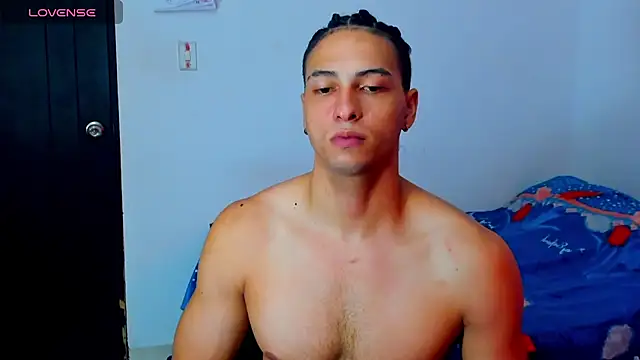 Snapshot of Kris_Khalifa69 chatting on February 2025 11:58:02 PM Kris Khalifa69 online show from February 2025 11:58:02 PM