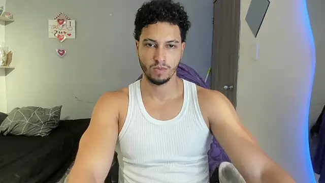 Snapshot of Kris_Khalifa69 chatting on July 2026 03:08:02 PM Kris Khalifa69 online show from July 2026 03:08:02 PM