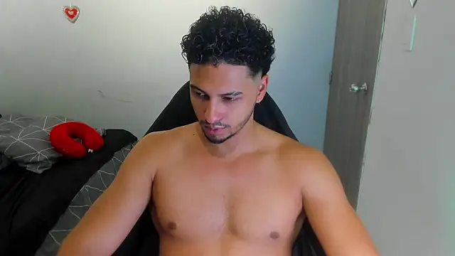 Snapshot of Kris_Khalifa69 chatting on July 2026 10:10:01 PM Kris Khalifa69 online show from July 2026 10:10:01 PM