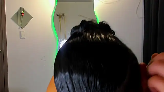 Snapshot of Kris_Khalifa69 chatting on September 2025 01:33:01 AM Kris Khalifa69 online show from September 2025 01:33:01 AM