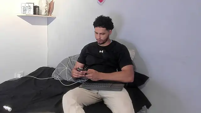 Snapshot of Kris_Khalifa69 chatting on July 2026 10:18:01 PM Kris Khalifa69 online show from July 2026 10:18:01 PM