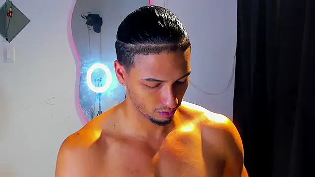 Snapshot of Kris_Khalifa69 chatting on September 2025 03:36:02 PM Kris Khalifa69 online show from September 2025 03:36:02 PM