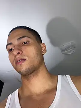 Snapshot of Kris_Khalifa69 chatting on January 2025 04:54:02 AM Kris Khalifa69 online show from January 2025 04:54:02 AM