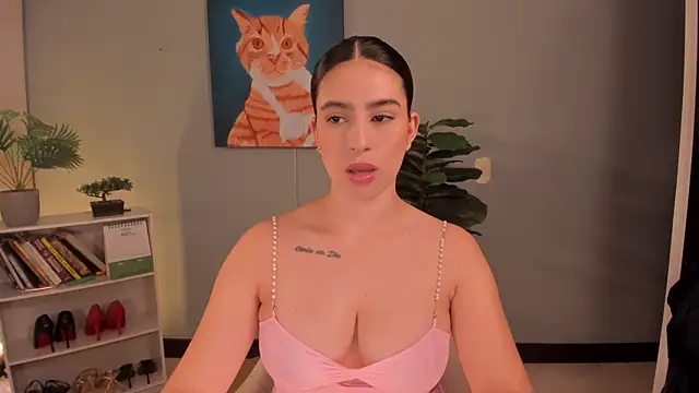 Snapshot of LiaPearce chatting on May 2026 12:36:01 PM LiaPearce online show from May 2026 12:36:01 PM