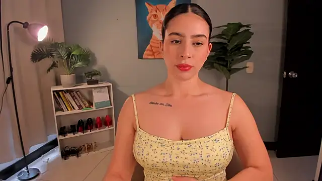 Snapshot of LiaPearce chatting on April 2026 04:08:01 PM LiaPearce online show from April 2026 04:08:01 PM