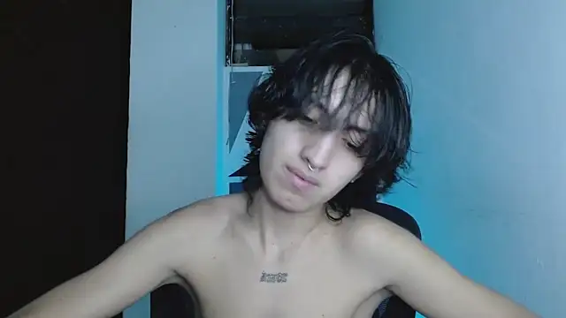 Snapshot of littlextreme chatting on June 2026 03:33:02 AM littlextreme online show from June 2026 03:33:02 AM