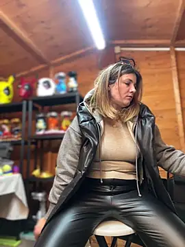 Snapshot of DaisyVibesss chatting on January 2025 06:13:02 PM DaisyVibesss online show from January 2025 06:13:02 PM