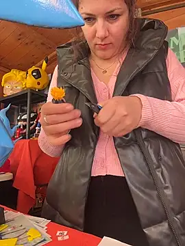 DaisyVibesss online show from December 2025 10:28:02 AM