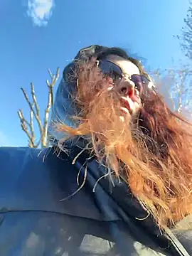 DaisyVibesss online show from February 2026 10:06:02 AM