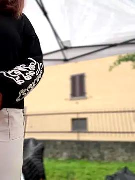 Snapshot of DaisyVibesss chatting on October 2025 07:55:02 AM DaisyVibesss online show from October 2025 07:55:02 AM