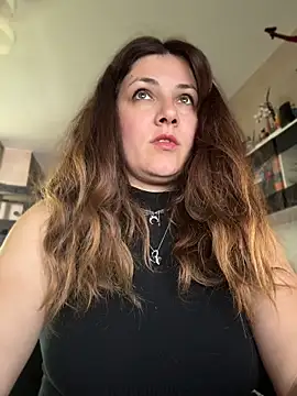 DaisyVibesss online show from April 2026 10:55:01 AM