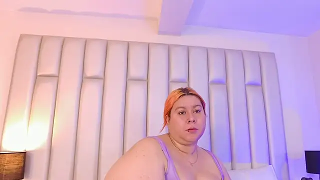 aandreaperez online show from December 2025 11:42:02 AM