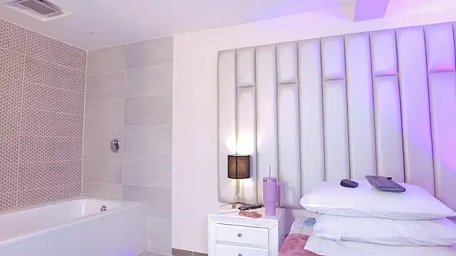 Snapshot of aandreaperez chatting on March 2026 12:06:02 AM aandreaperez online show from March 2026 12:06:02 AM