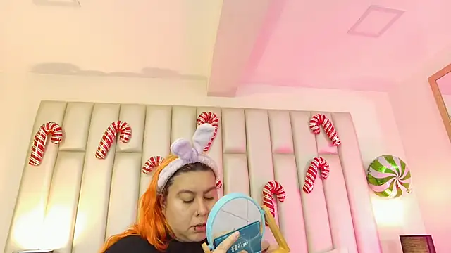 aandreaperez online show from December 2025 11:54:02 AM