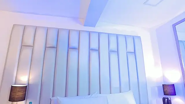 Snapshot of aandreaperez chatting on April 2026 11:33:01 AM aandreaperez online show from April 2026 11:33:01 AM