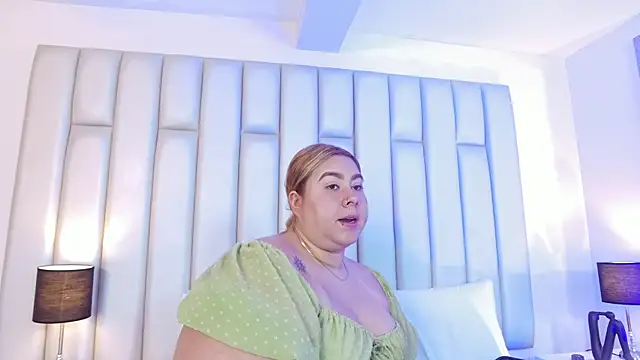 Snapshot of aandreaperez chatting on March 2026 11:44:02 AM aandreaperez online show from March 2026 11:44:02 AM