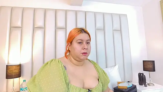 aandreaperez online show from December 2025 11:42:02 AM