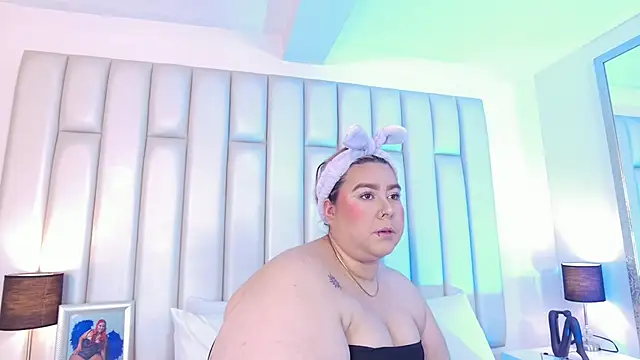 aandreaperez online show from February 2026 11:40:01 AM