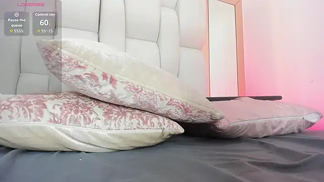 kylie sexy2000 online show from September 2025 10:27:02 PM