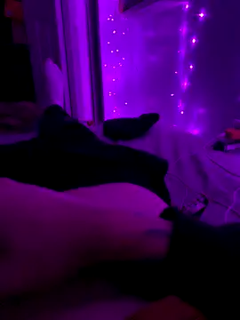 Snapshot of Hugetings chatting on December 2025 12:40:02 PM Hugetings online show from December 2025 12:40:02 PM