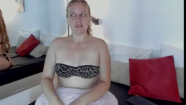 EmilySumer online show from April 2026 05:10:01 AM