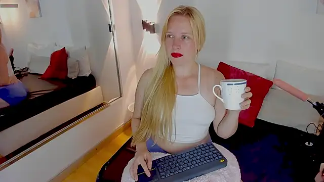 EmilySumer online show from April 2026 04:30:02 AM