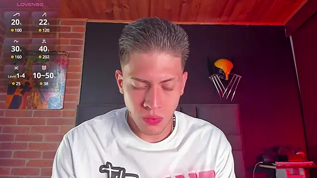 SebastianMaximoff online show from March 2025 01:23:02 PM