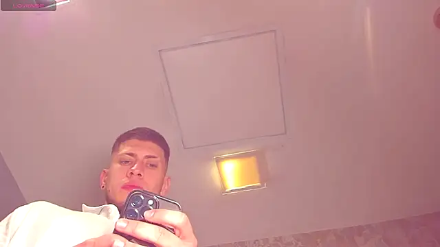 SebastianMaximoff online show from November 2025 07:18:02 PM