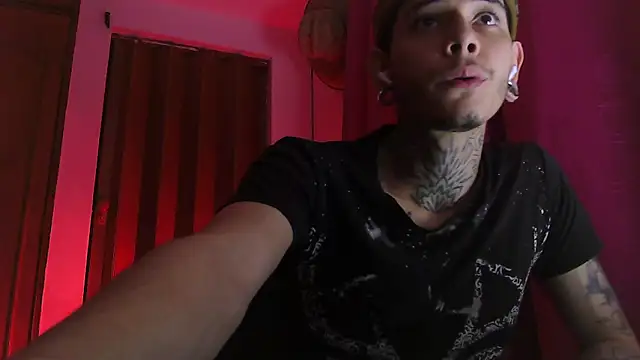 Snapshot of Allan_Keller chatting on November 2025 05:22:01 AM Allan Keller online show from November 2025 05:22:01 AM