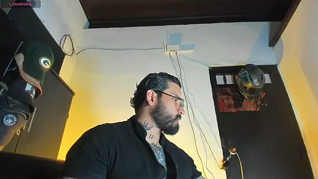 CamiloGray  online show from December 2025 02:50:01 PM