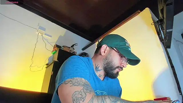 CamiloGray  online show from October 2025 01:23:02 PM