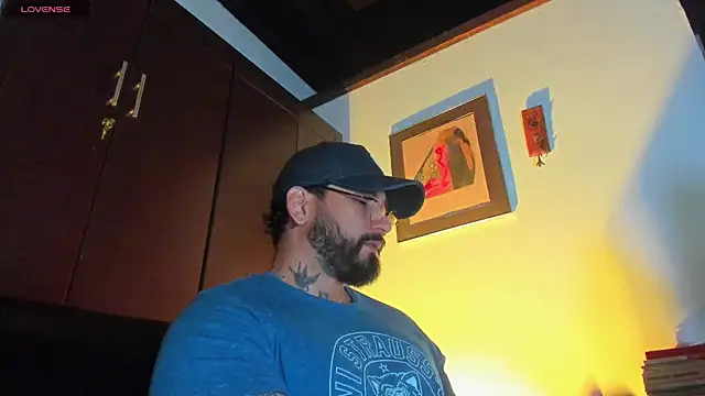 Snapshot of CamiloGray_ chatting on April 2026 01:46:02 PM CamiloGray online show from April 2026 01:46:02 PM
