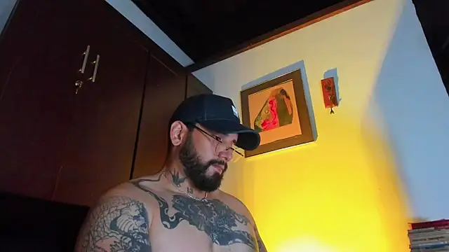 Snapshot of CamiloGray_ chatting on June 2026 01:49:01 PM CamiloGray online show from June 2026 01:49:01 PM