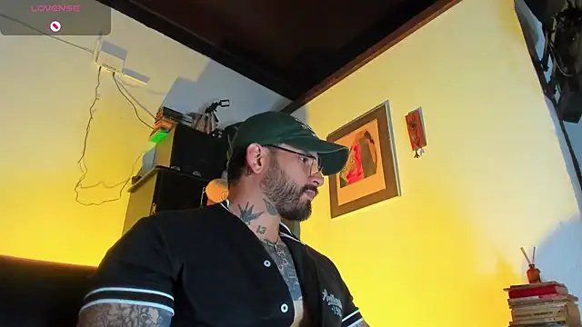 CamiloGray  online show from November 2025 01:36:02 PM