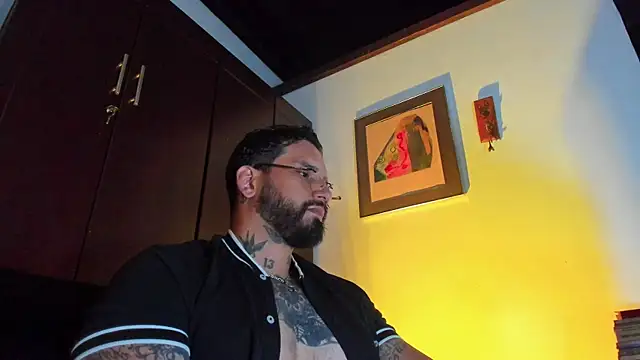 Snapshot of CamiloGray_ chatting on May 2026 01:39:02 PM CamiloGray online show from May 2026 01:39:02 PM