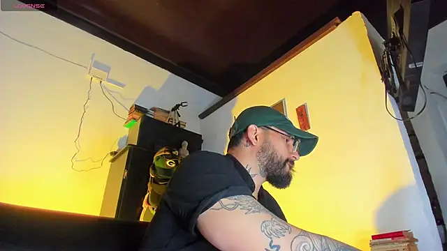 CamiloGray  online show from October 2025 02:29:01 PM