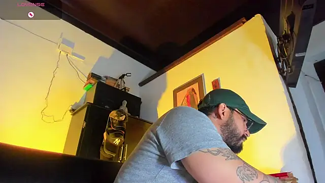 CamiloGray  online show from October 2025 02:16:02 PM