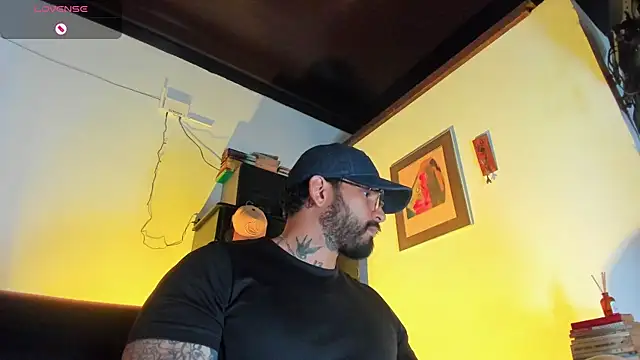 CamiloGray  online show from November 2025 03:45:01 PM